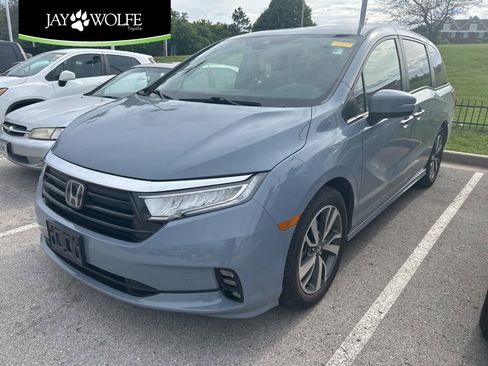 Used 2023 Honda Odyssey Touring image 1
