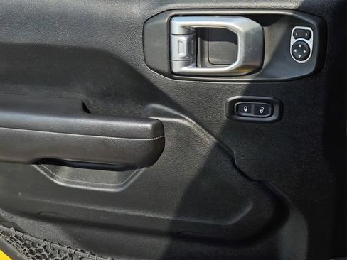 Used 2019 Jeep Wrangler Sport AWD/4WD image 21