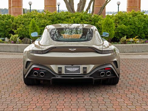 Used 2025 Aston Martin V8 Vantage Coupe image 37