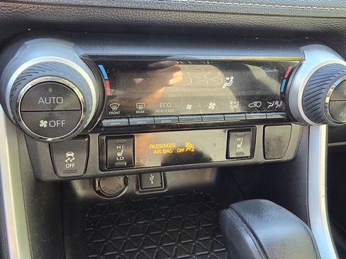 Certified 2020 Toyota RAV4 XLE w/ Convenience Package image 22