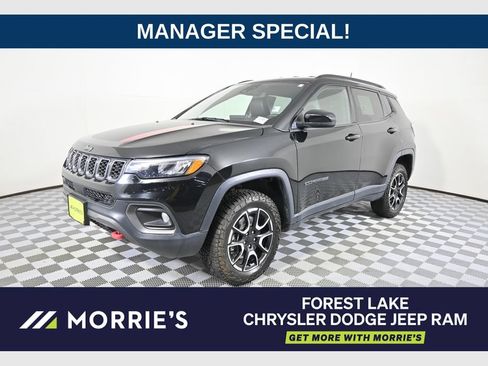 Used 2024 Jeep Compass Trailhawk AWD/4WD image 1