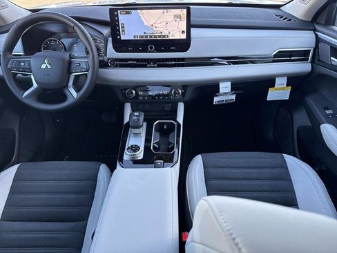 New 2026 Mitsubishi Outlander SE FWD image 21