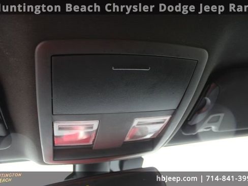 Used 2019 Dodge Challenger SXT image 17