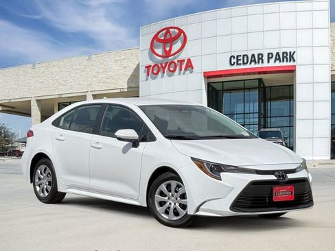 Used 2026 Toyota Corolla LE image 1