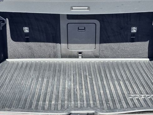 Used 2023 Volvo XC60 B5 Plus image 20