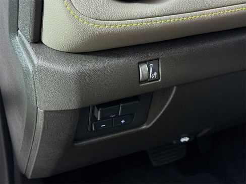 Used 2024 Chevrolet Colorado ZR2 image 8