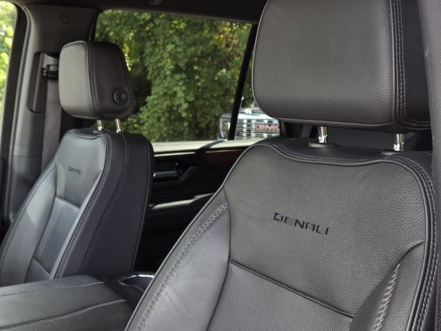 Used 2025 GMC Yukon Denali AWD/4WD image 39