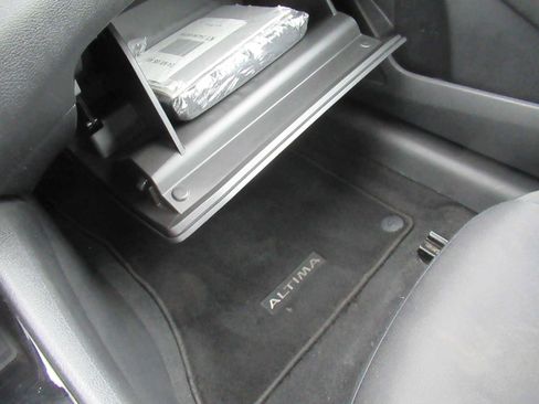 Used 2024 Nissan Altima 2.5 SV image 36