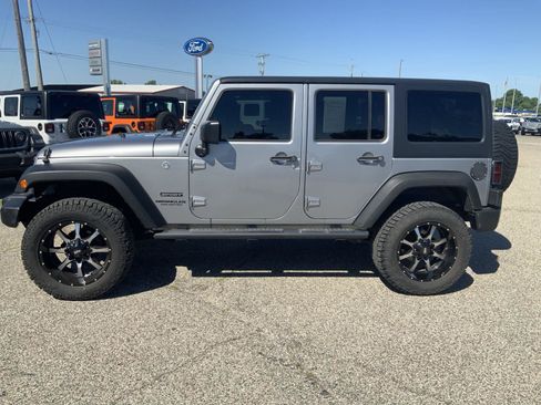 Used 2017 Jeep Wrangler Unlimited Sport w/ Quick Order Package 24S AWD/4WD image 5