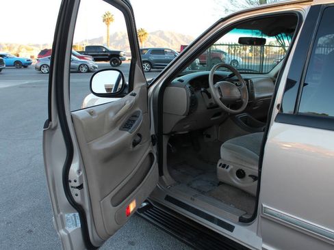 Used 1998 Ford Expedition XLT image 18