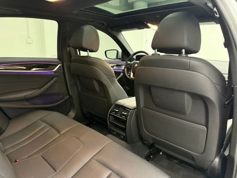 Used 2019 BMW 530e w/ Convenience Package image 46