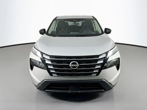 Used 2024 Nissan Rogue S AWD/4WD image 3