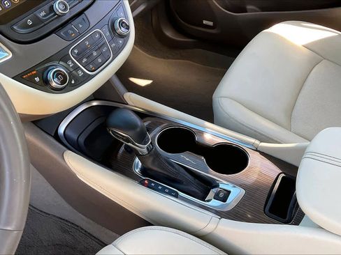 Used 2024 Chevrolet Malibu LT image 16