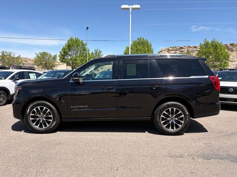 Used 2025 Ford Expedition Platinum AWD/4WD image 2