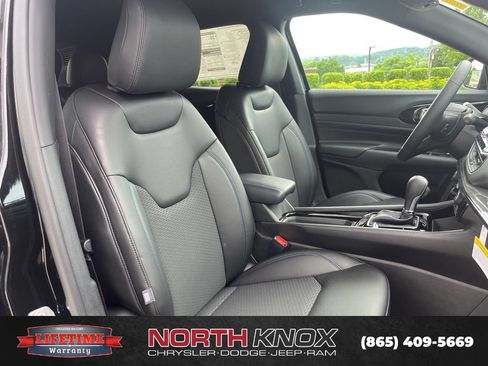 New 2026 Jeep Compass Latitude AWD/4WD image 25