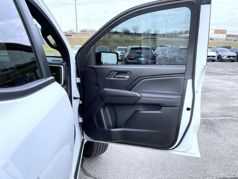 Used 2024 GMC Canyon Elevation w/ Trailering Package image 16