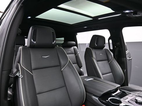 Used 2025 Cadillac Escalade ESV Sport w/ Touring Package AWD/4WD image 21