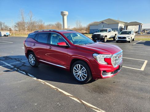 Used 2023 GMC Terrain Denali w/ LPO, Cargo Package image 9