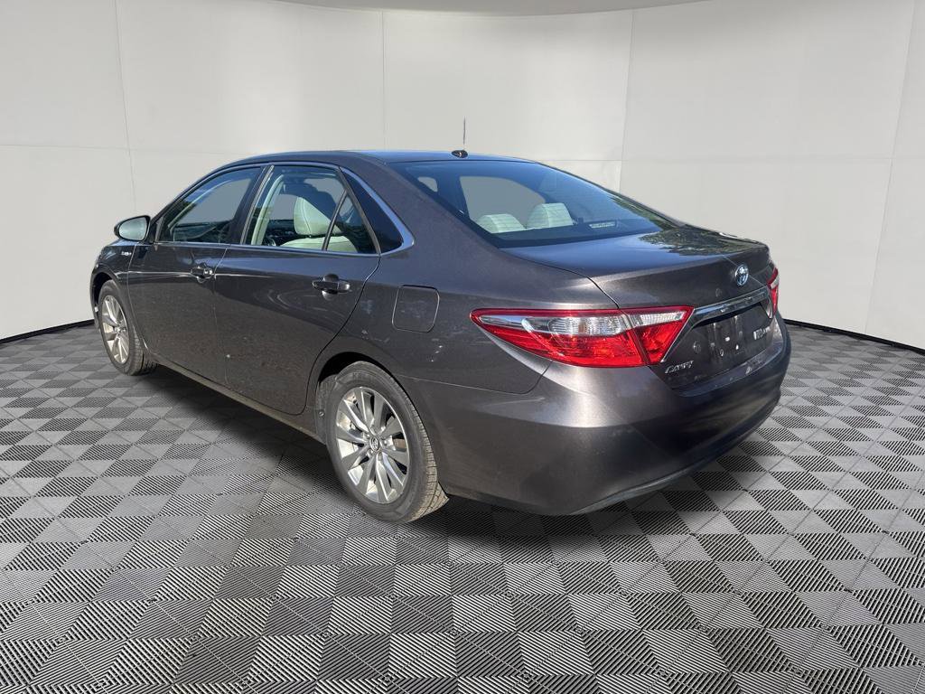 Used 2015 Toyota Camry XLE w/ Moonroof Package FWD image 13