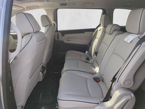 New 2026 Honda Odyssey Touring image 15