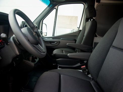 Used 2024 Mercedes-Benz Sprinter 144 Cargo image 31