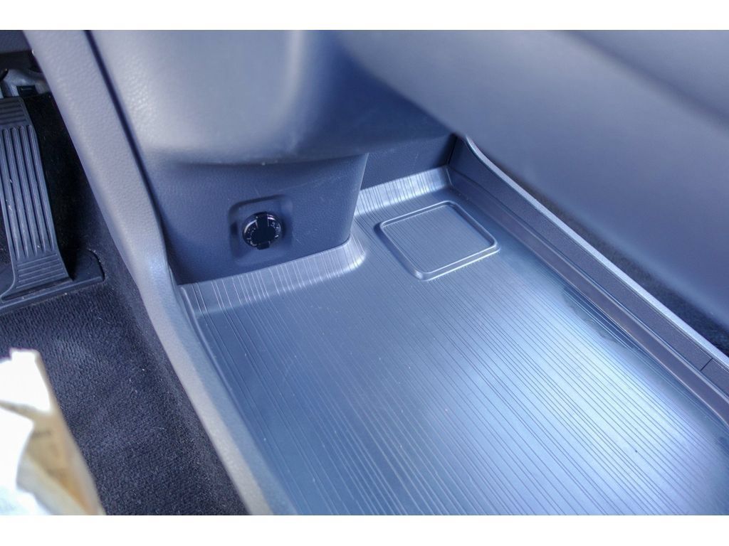 Certified 2023 Toyota Sienna LE FWD image 21