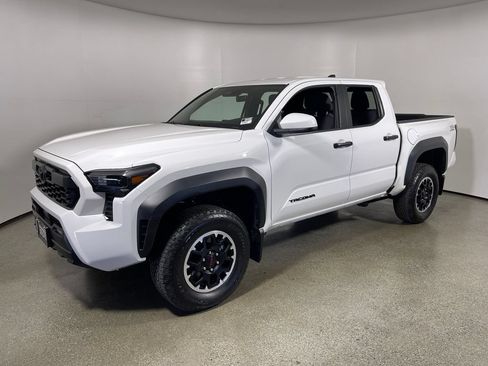 Certified 2025 Toyota Tacoma TRD Off-Road AWD/4WD image 7