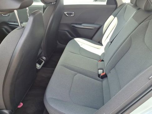 Used 2025 Kia K4 LXS image 11