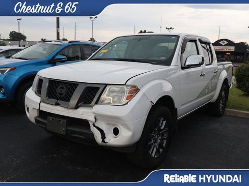 Used 2012 Nissan Frontier SV w/ Sport Appearance Pkg AWD/4WD image 11