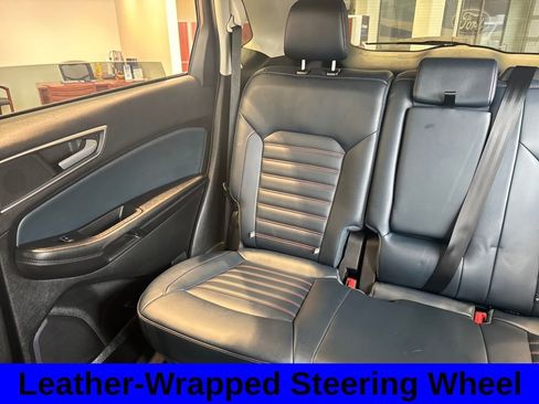 Used 2023 Ford Edge SEL w/ Sport Appearance Package image 17