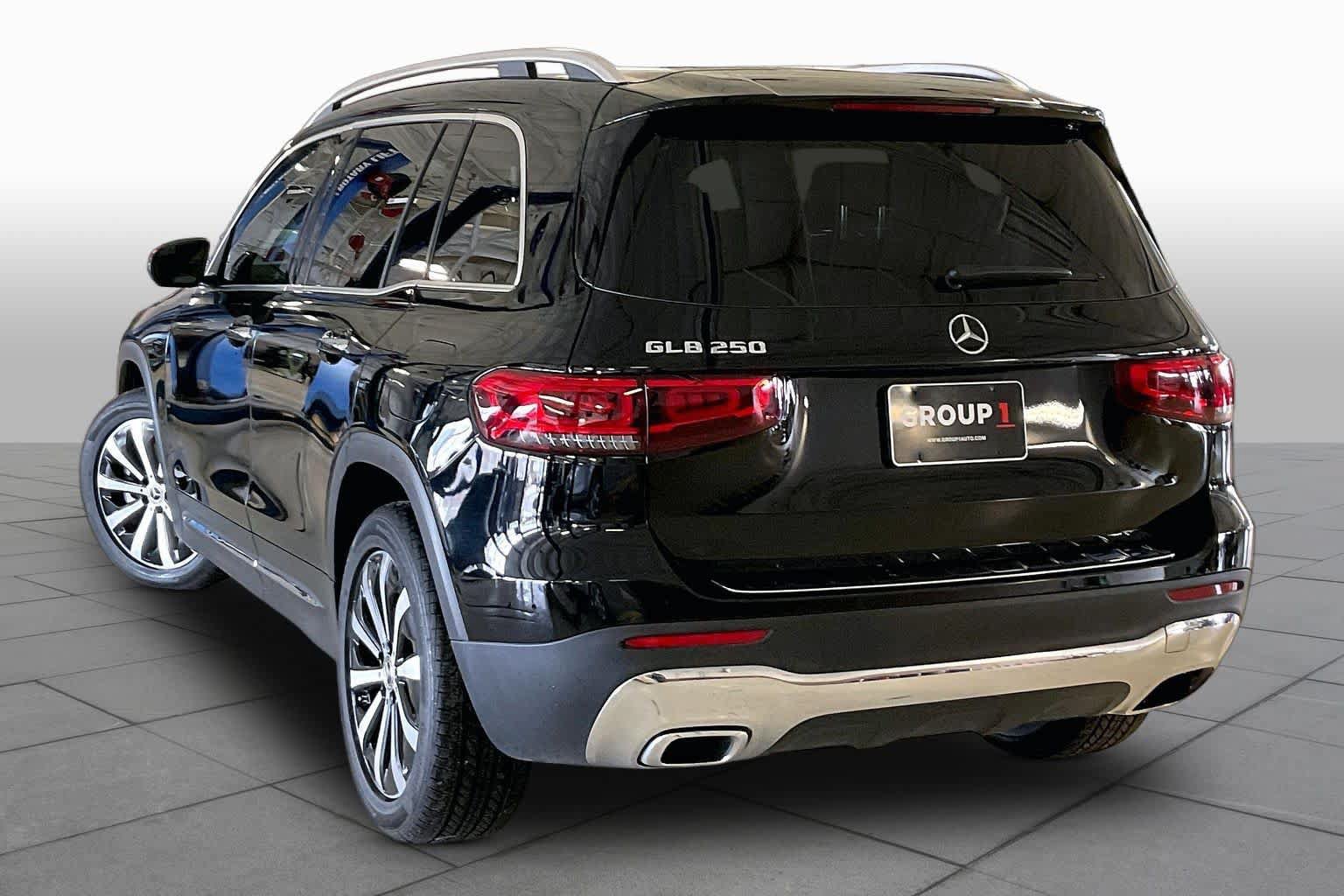 Used 2023 Mercedes-Benz GLB 250 image 11