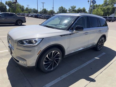 Used 2020 Lincoln Aviator Reserve w/ Equipment Group 202A AWD/4WD image 4