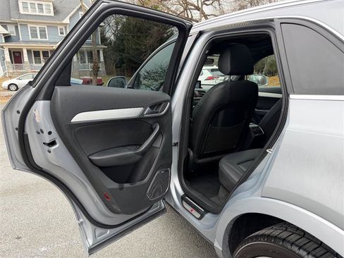 Used 2018 Audi Q3 2.0T Premium Plus w/ Premium Plus Package AWD/4WD image 26