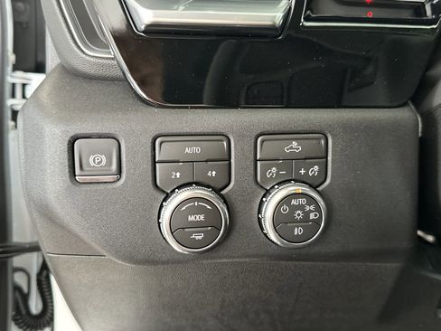 New 2026 GMC Sierra 1500 Elevation image 18