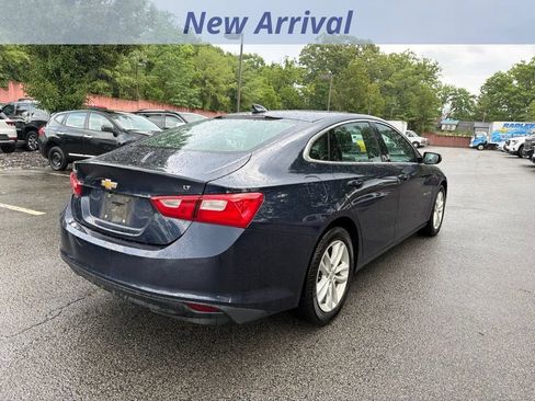 Used 2018 Chevrolet Malibu LT w/ Leather Package FWD image 9