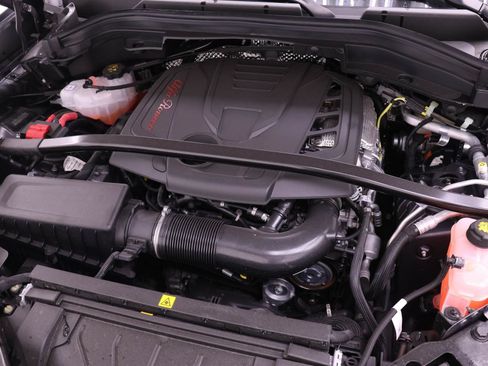 New 2025 Alfa Romeo Stelvio Sprint AWD/4WD image 17