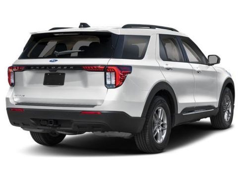New 2026 Ford Explorer Active w/ Active Comfort Package image 5