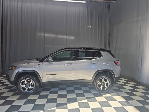 Used 2022 Jeep Compass Trailhawk image 18