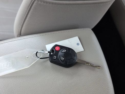 Used 2016 Ford Focus SE w/ SE Sport Package FWD image 25