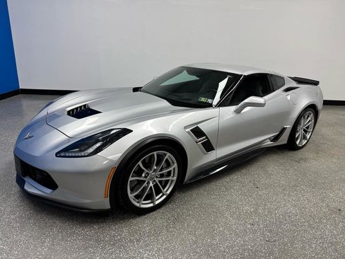 Used 2017 Chevrolet Corvette Grand Sport w/ Z07 Performance Package RWD image 30