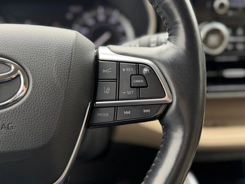 Used 2021 Toyota Highlander Limited image 36