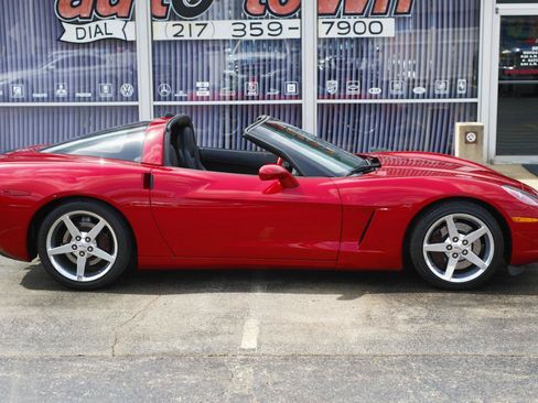 Used 2005 Chevrolet Corvette Coupe w/ Preferred Equipment Group RWD image 17