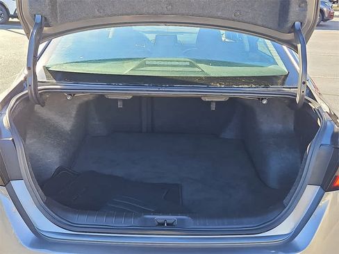 Used 2024 Nissan Altima 2.5 SV image 29