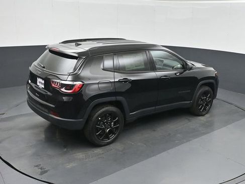 New 2026 Jeep Compass Latitude AWD/4WD image 31