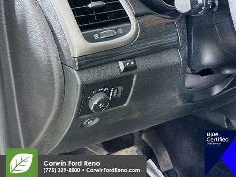Used 2019 Jeep Grand Cherokee Laredo AWD/4WD image 13