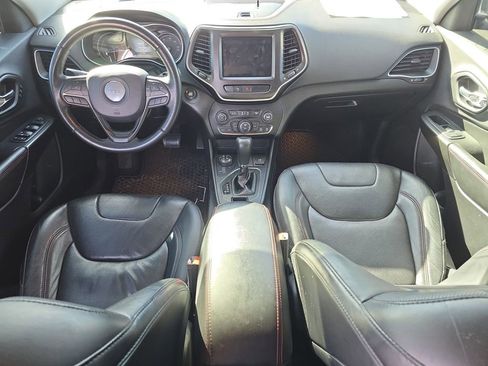 Used 2019 Jeep Cherokee Trailhawk image 12