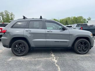 Used 2019 Jeep Grand Cherokee Laredo video 2