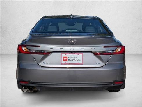Used 2025 Toyota Camry SE image 7