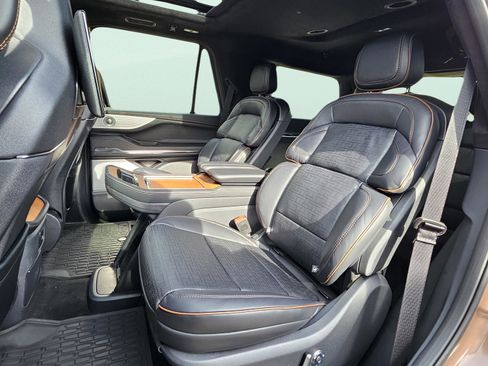 New 2025 Lincoln Navigator Black Label image 25