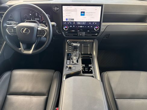 Certified 2026 Lexus GX 550 AWD/4WD image 17